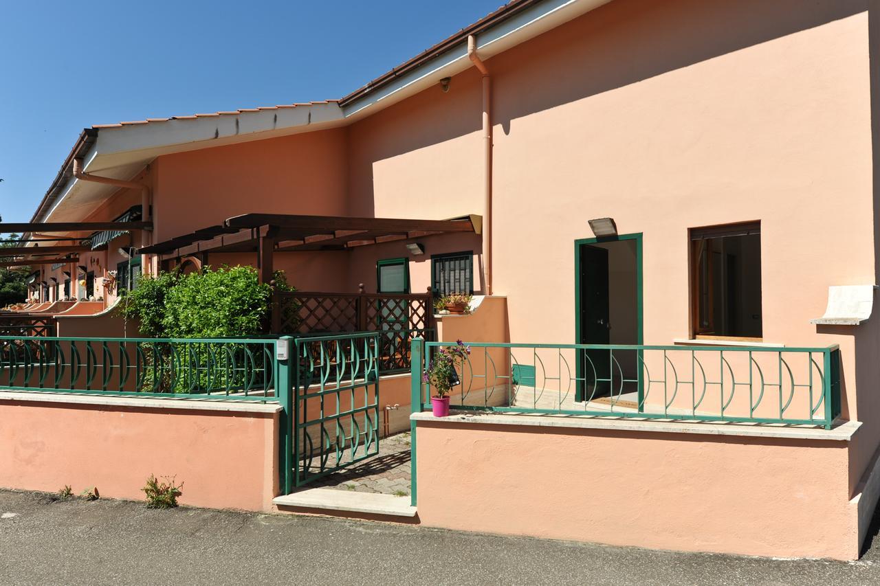 La Perla Del Tirreno Santa Severa Exterior foto